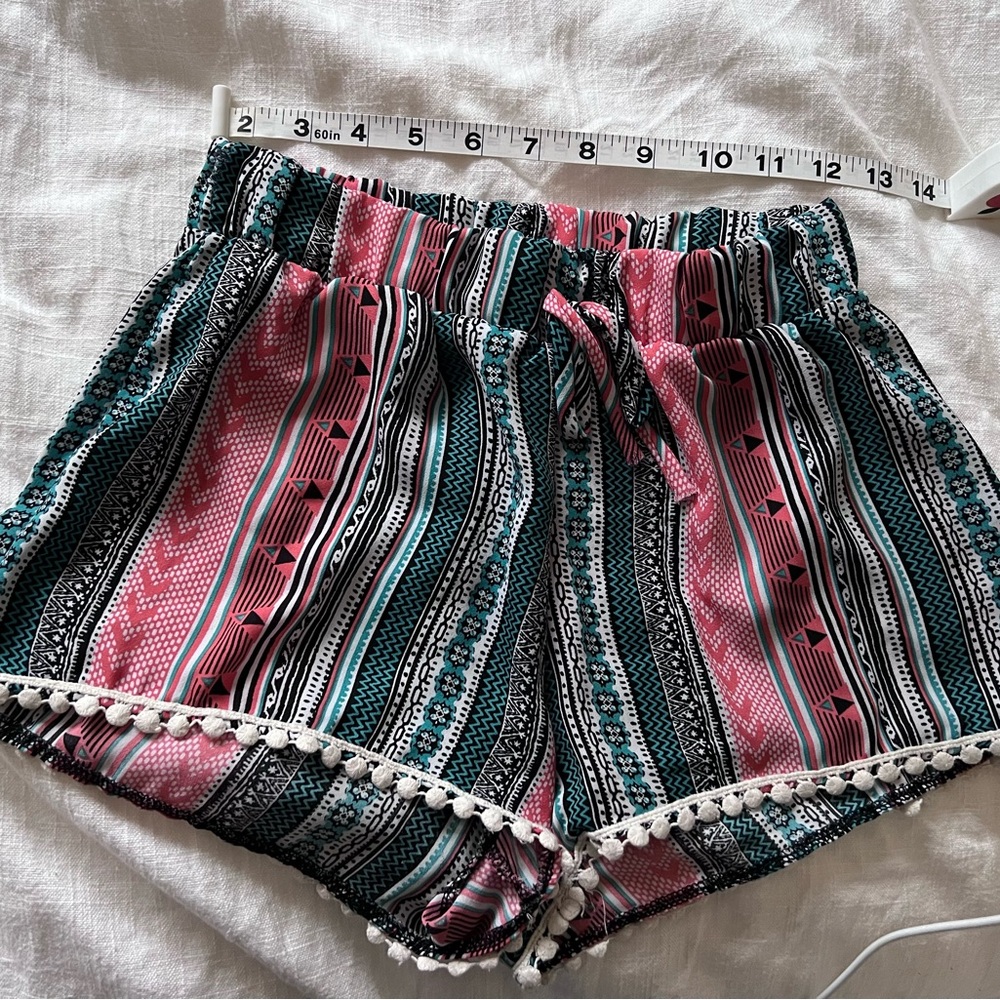 Tribal Print Women's Shorts - Multicolor